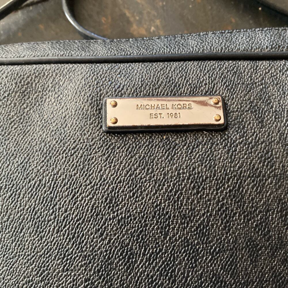 Michael Kors Women's Jet Set Crossbody - Black - Picture 4 of 11